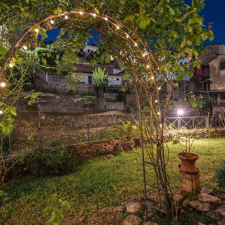 La Casa Delle Pietre Parlanti - Casa In Pietra Ai Piedi Del Parco Delle 5 Terre Panzió Biassa Kültér fotó