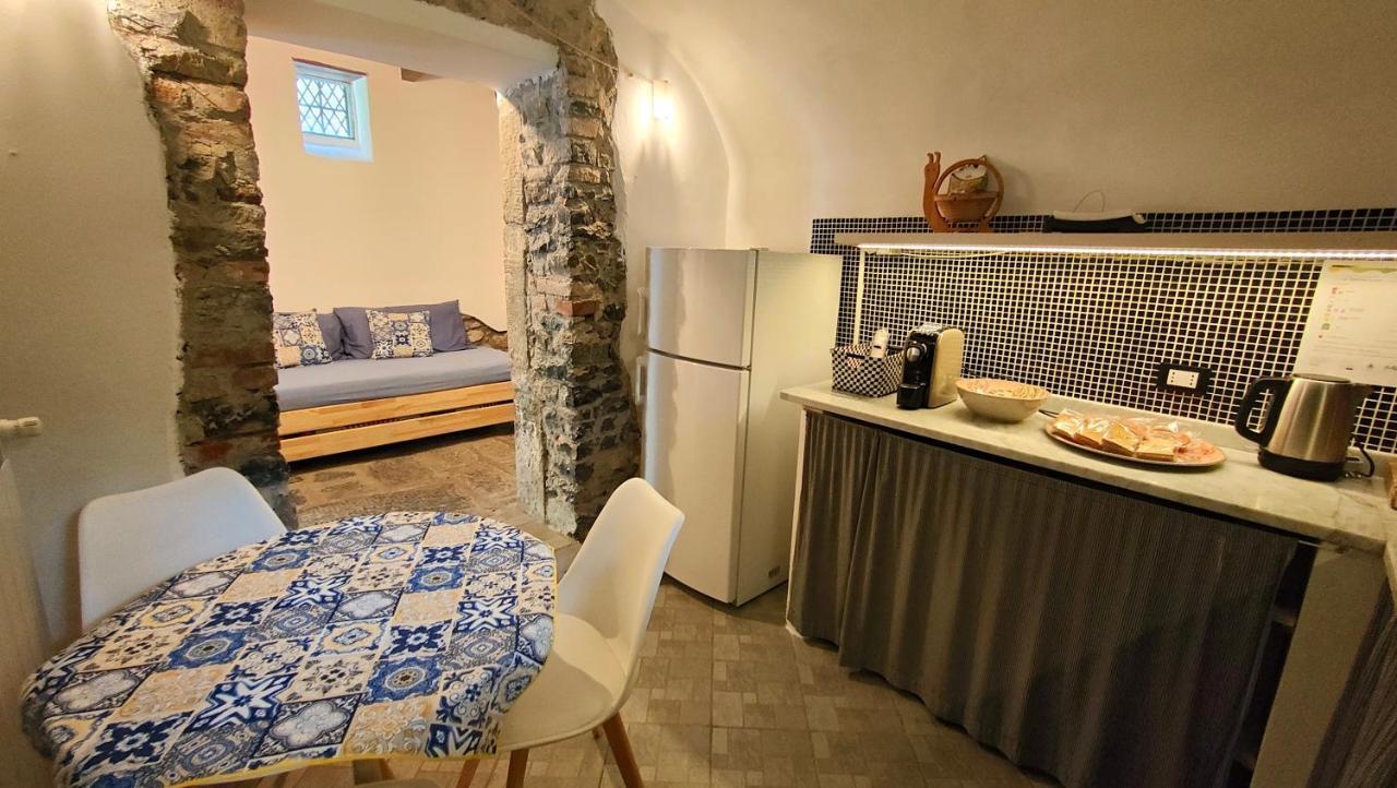 La Casa Delle Pietre Parlanti - Casa In Pietra Ai Piedi Del Parco Delle 5 Terre Panzió Biassa Kültér fotó