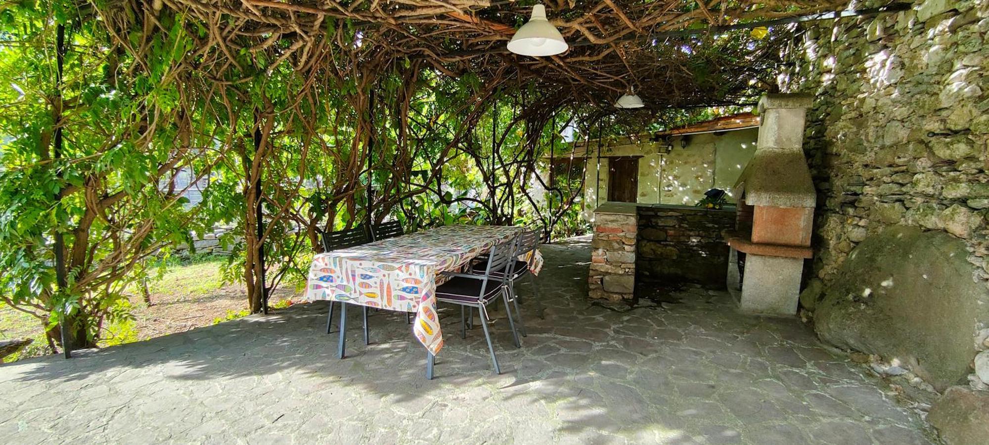 La Casa Delle Pietre Parlanti - Casa In Pietra Ai Piedi Del Parco Delle 5 Terre Panzió Biassa Kültér fotó