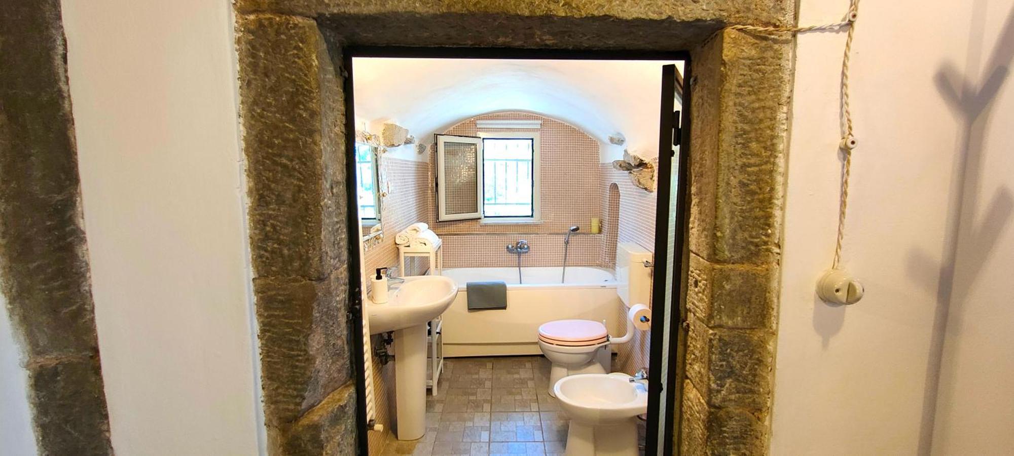 La Casa Delle Pietre Parlanti - Casa In Pietra Ai Piedi Del Parco Delle 5 Terre Panzió Biassa Kültér fotó