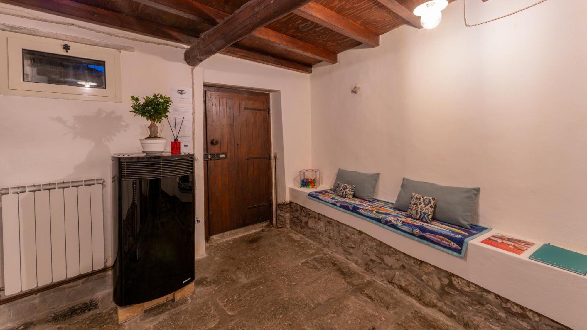 La Casa Delle Pietre Parlanti - Casa In Pietra Ai Piedi Del Parco Delle 5 Terre Panzió Biassa Kültér fotó