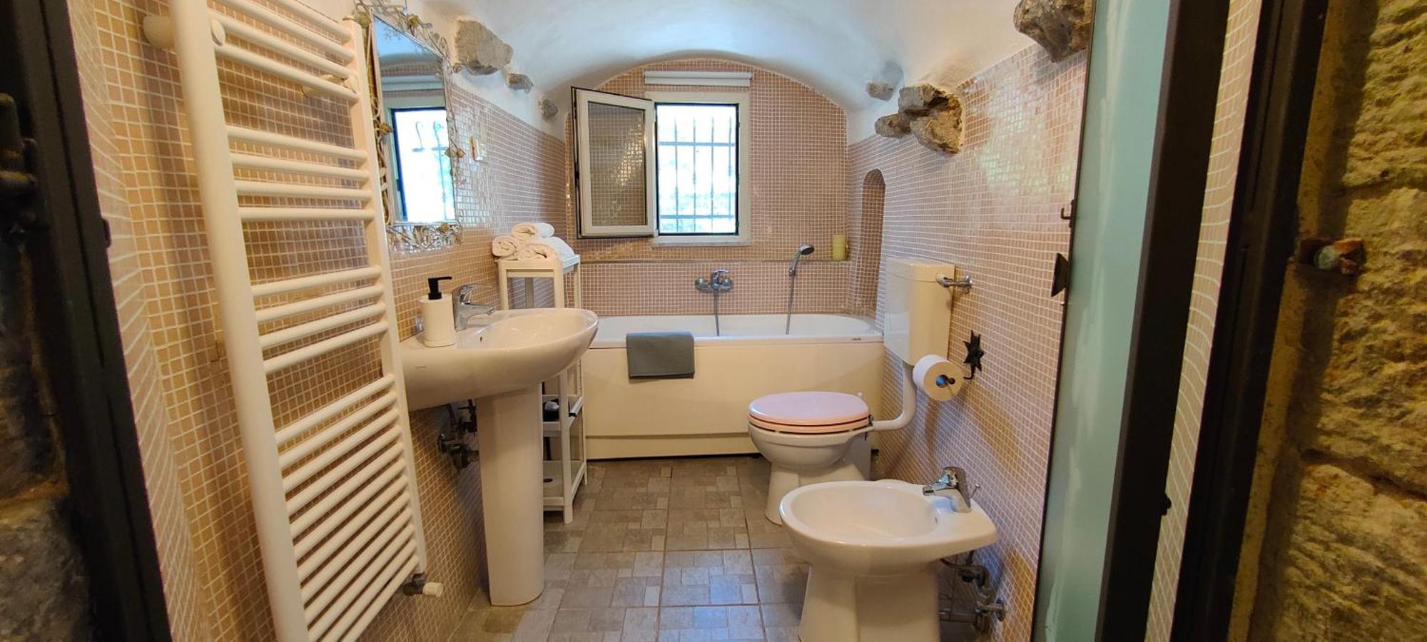 La Casa Delle Pietre Parlanti - Casa In Pietra Ai Piedi Del Parco Delle 5 Terre Panzió Biassa Kültér fotó