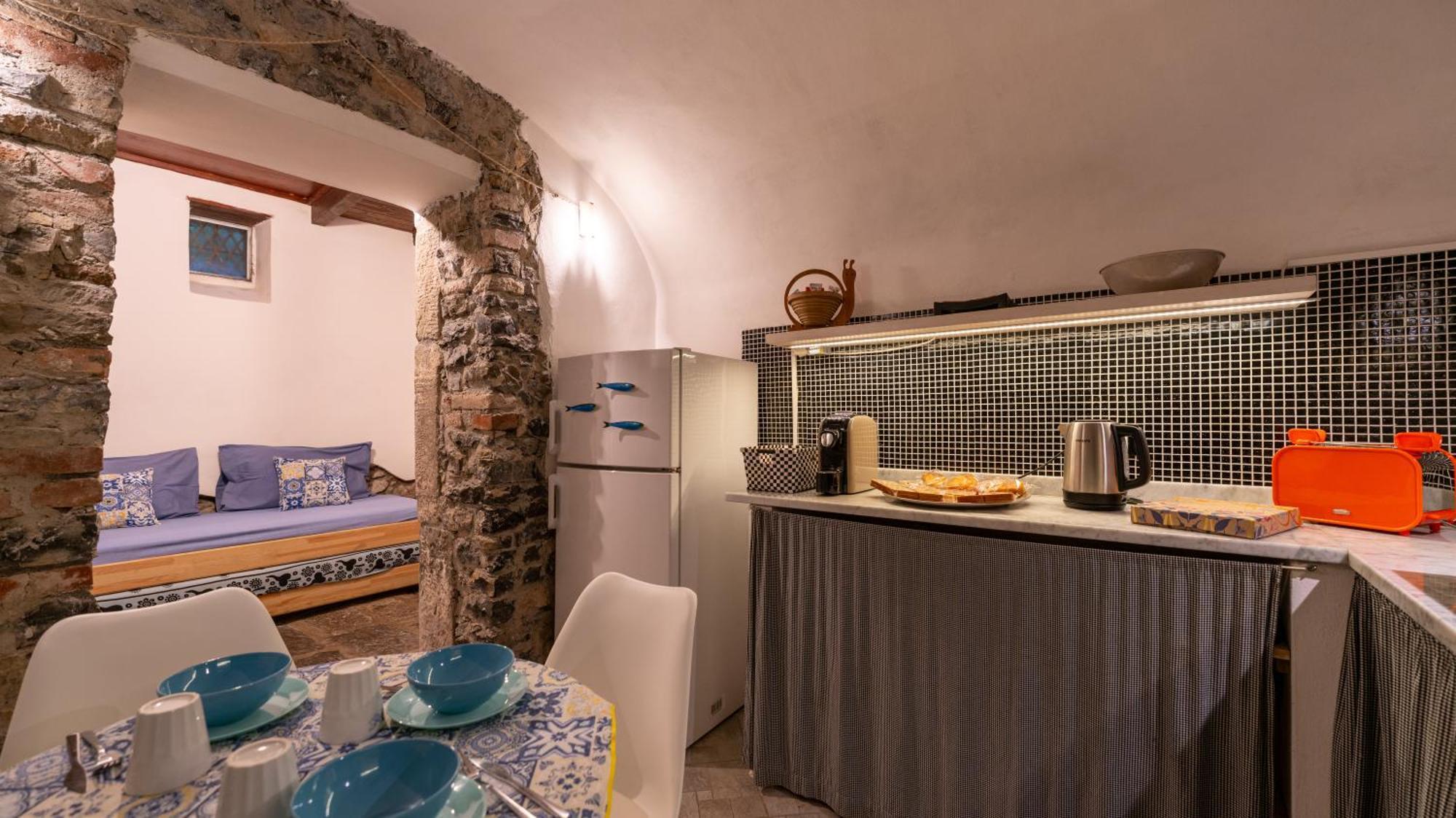 La Casa Delle Pietre Parlanti - Casa In Pietra Ai Piedi Del Parco Delle 5 Terre Panzió Biassa Kültér fotó