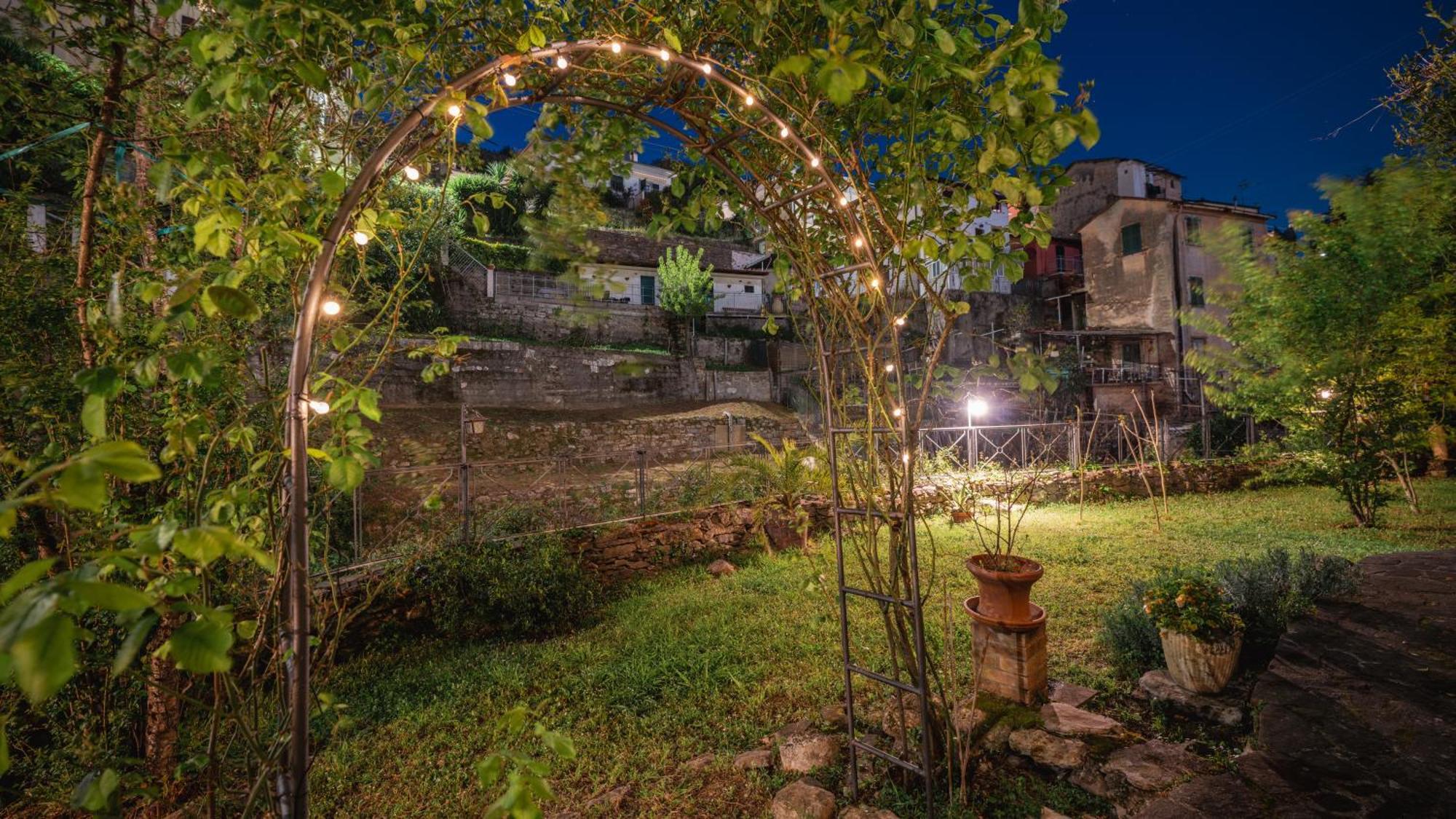 La Casa Delle Pietre Parlanti - Casa In Pietra Ai Piedi Del Parco Delle 5 Terre Panzió Biassa Kültér fotó