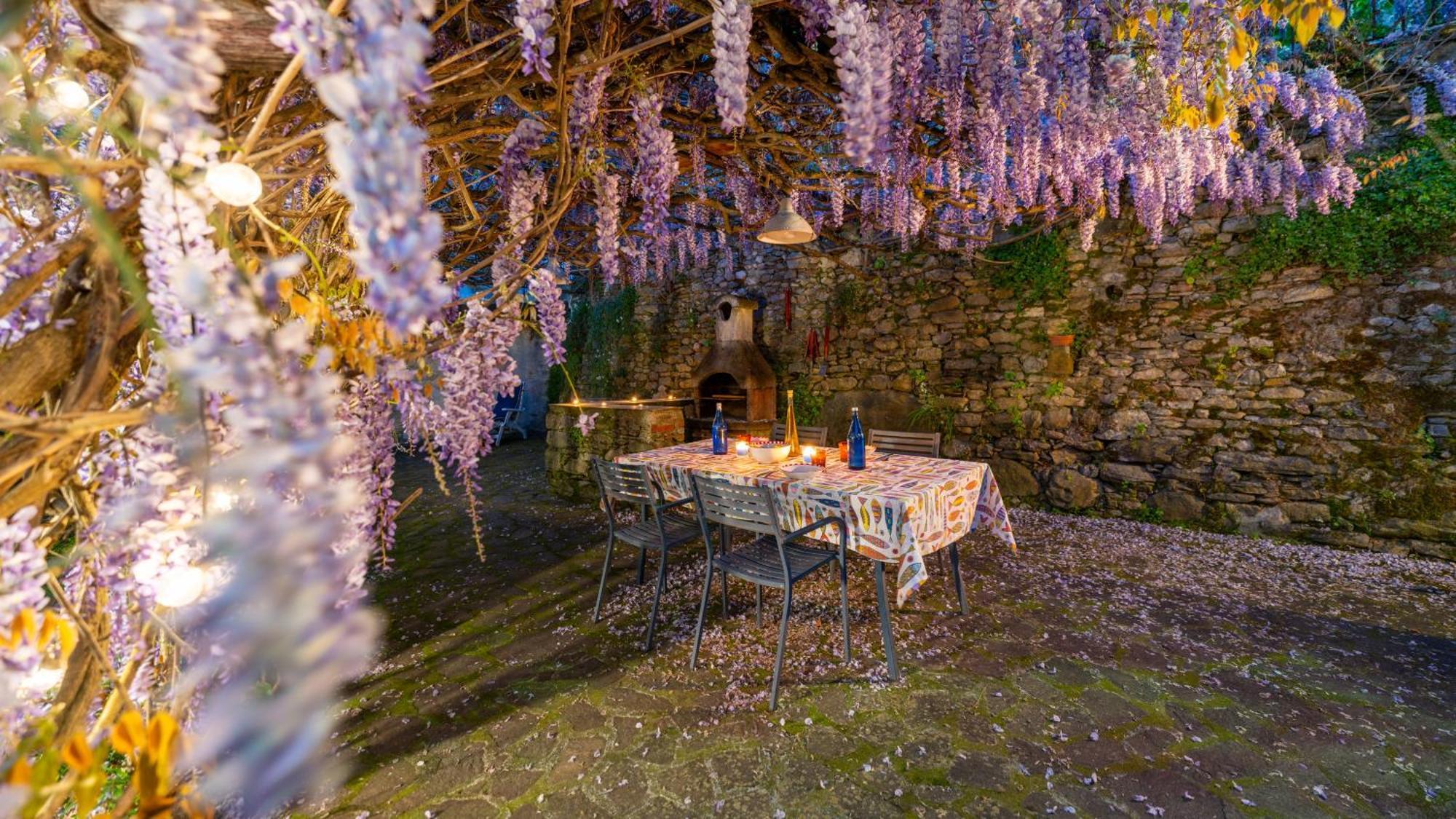 La Casa Delle Pietre Parlanti - Casa In Pietra Ai Piedi Del Parco Delle 5 Terre Panzió Biassa Kültér fotó
